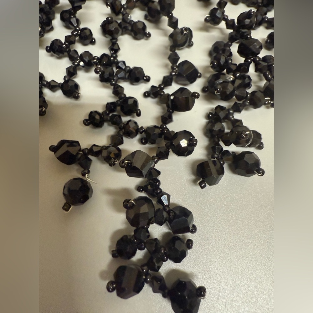 Black crystals Beaded Fringe Statement Necklace - Picture 5 of 11